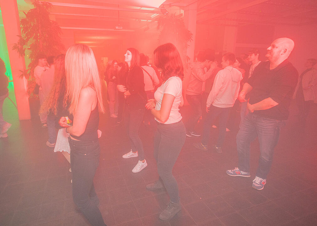Nach dem einschlagenden Erfolg der ersten Kufa Club Night wurde ausgelassen die 2. Auflage gefeiert.