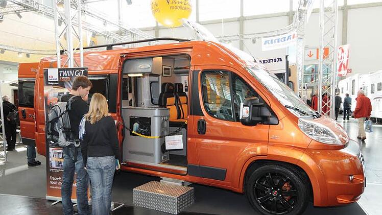Geht's heuer mit einem neuen Wohnmobil in den Urlaub? Zumindest träumen kann man schon mal auf der Nürnberger Freizeit Messe.   Foto: afag