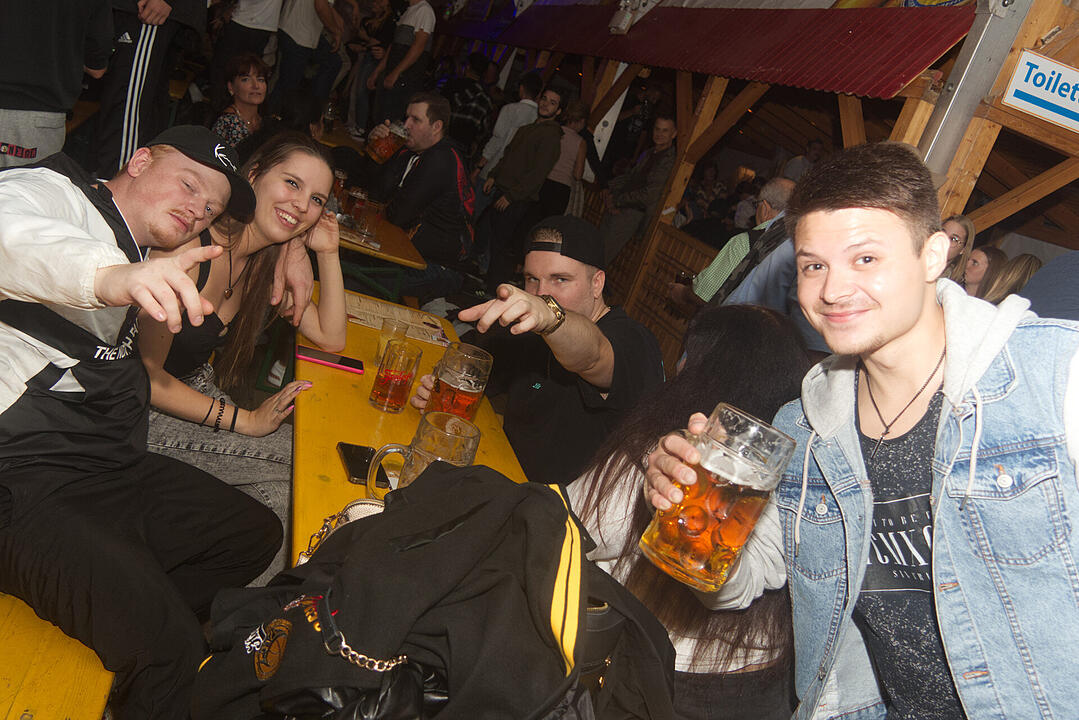 Beste Stimmung beim zweitgrößten Volksfest Bayerns