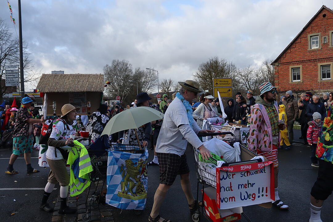 Die Hauptstrasse wurde zur Partymeile
