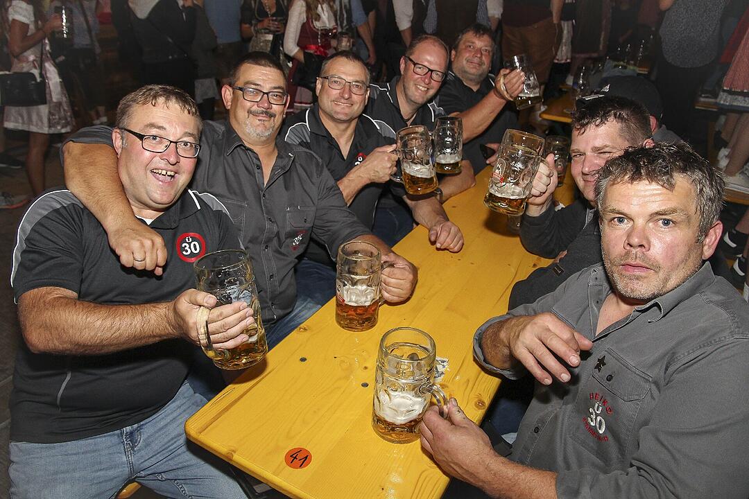 Es spielten die "Kasendorfer Musikanten" und "Die Wilderer".