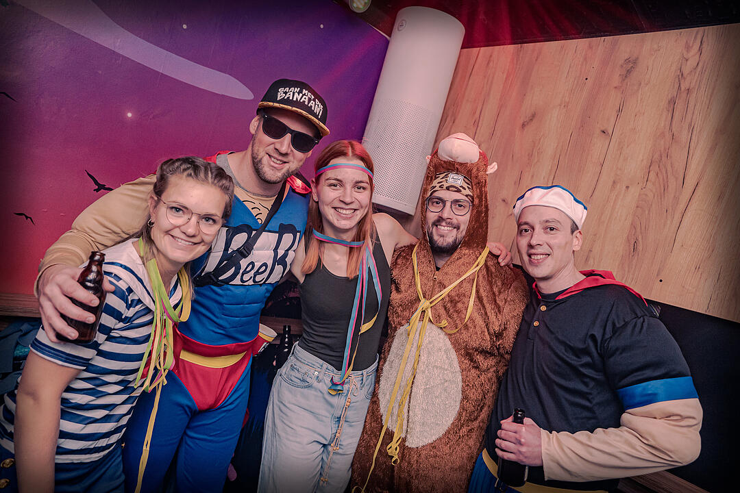 Gemeinsam Fasching feiern bis Montagmorgen!