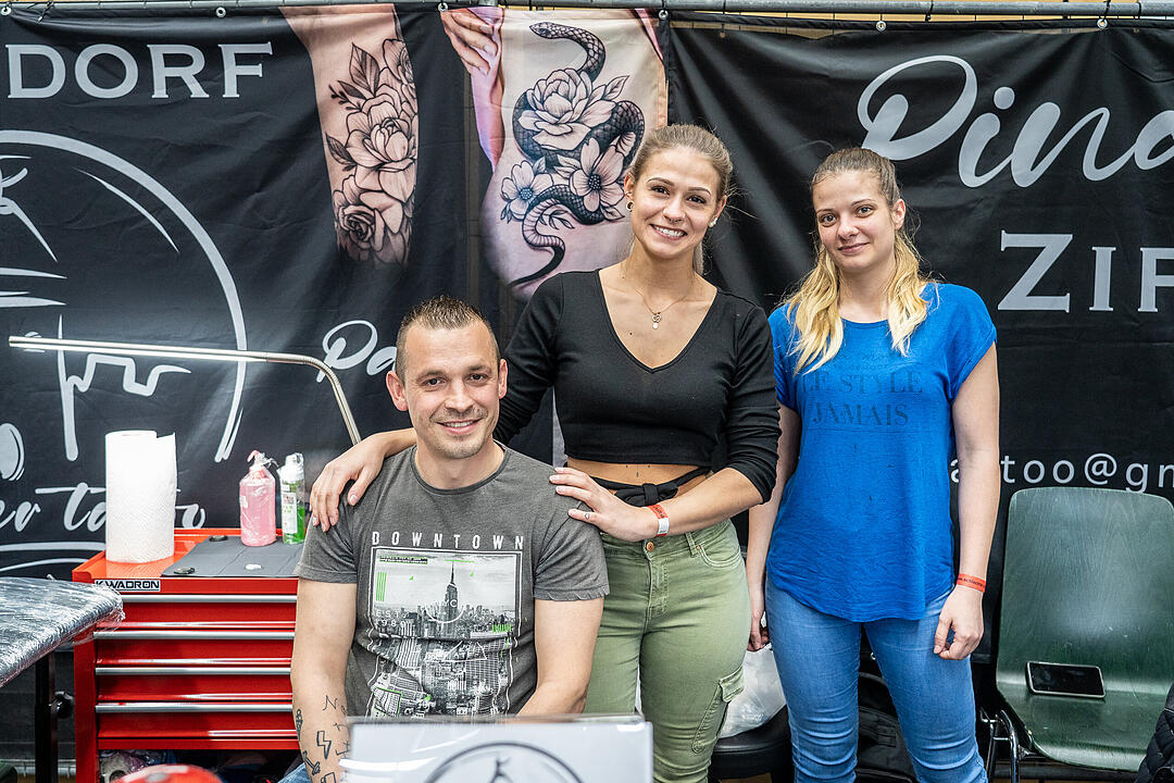Mit vielen Top Tattookünstlern und Händlern.