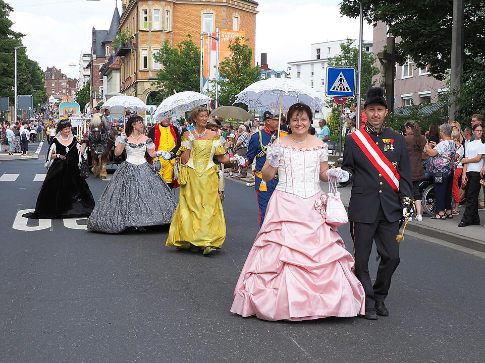 Großer historischer Festzug durch Bad Kissingen!
