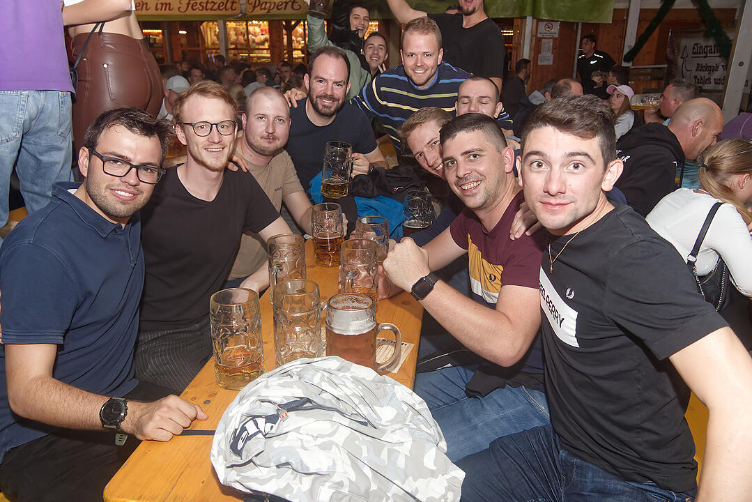 Beste Stimmung beim zweitgrößten Volksfest Bayerns