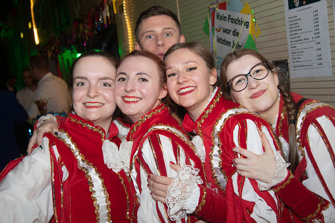 Viele Tanzgruppen, lustige Büttenreden und ein furioses Finale!
