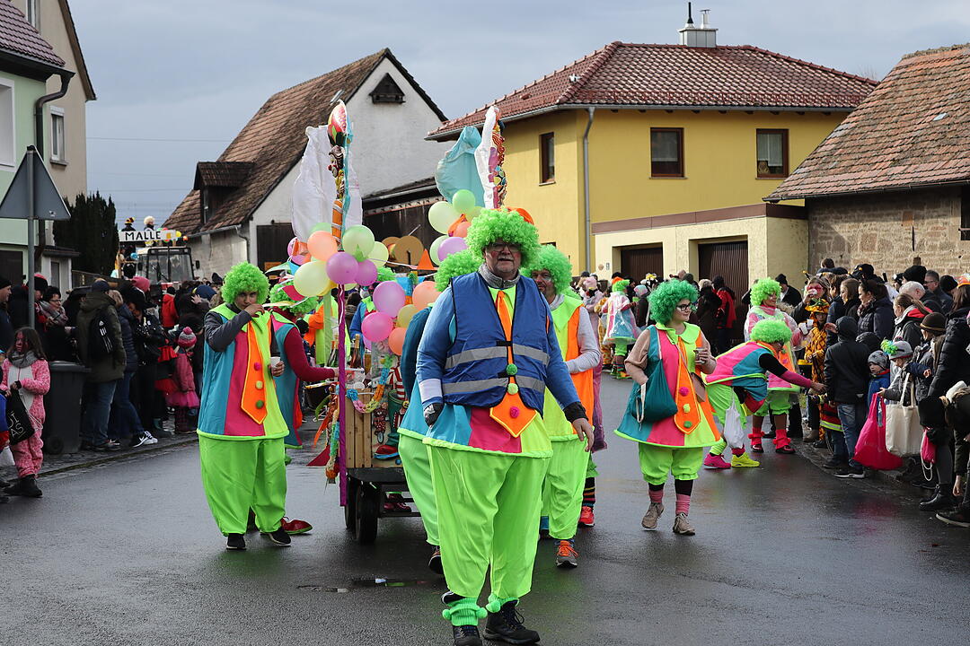 Die Hauptstrasse wurde zur Partymeile