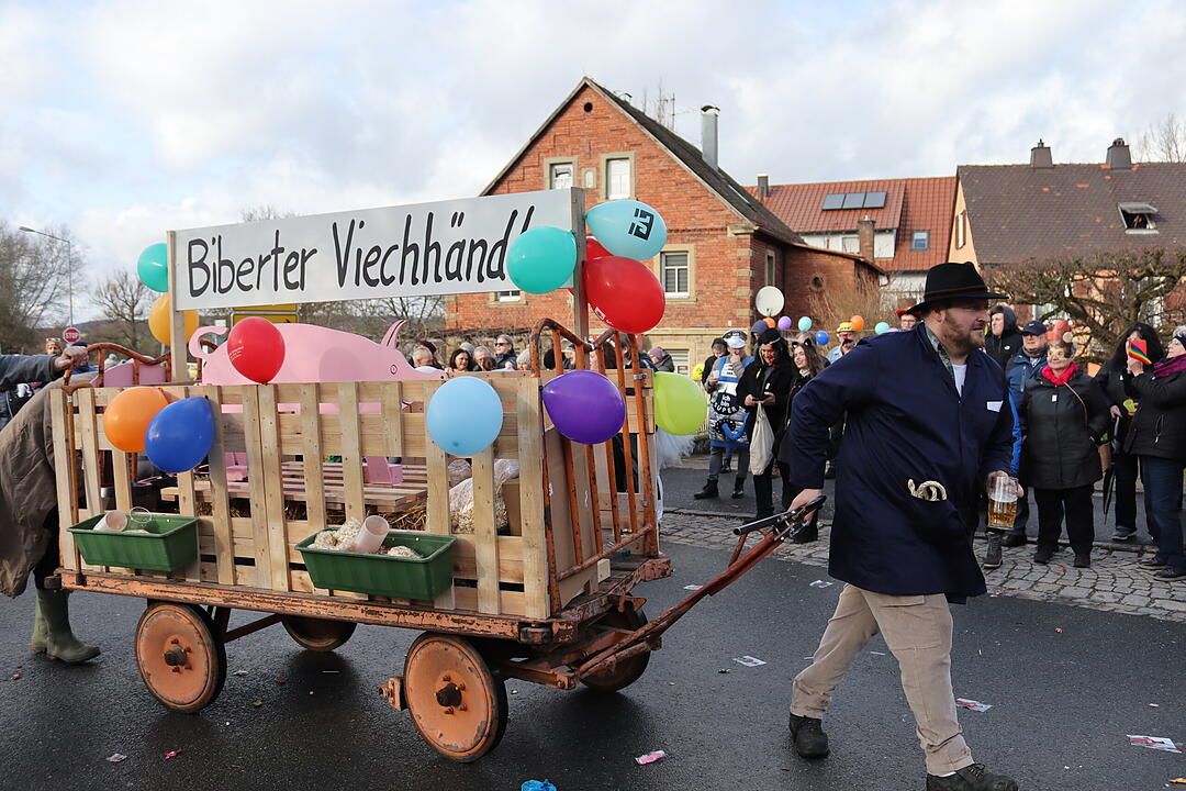Die Hauptstrasse wurde zur Partymeile