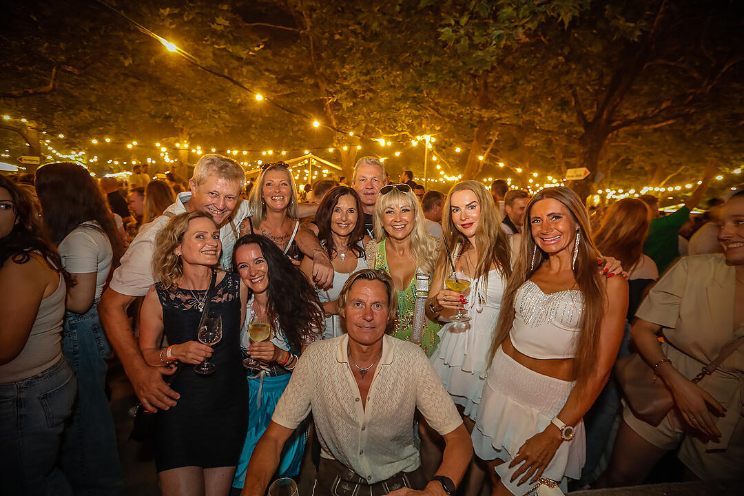Impressionen vom größten Weinfest in Franken!