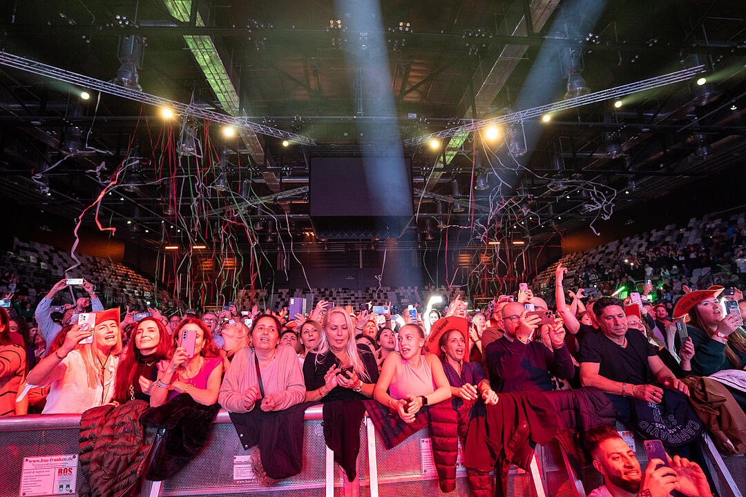 Ricchi e Poveri, Gemelli Diversi, Pino Barone Band, u.v.m.