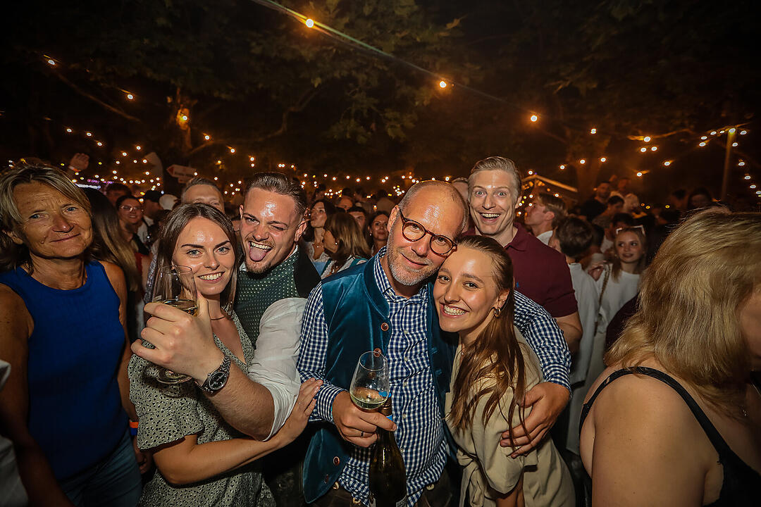 Impressionen vom größten Weinfest in Franken!