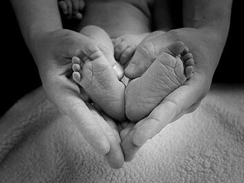 Eine besondere genetische Veranlagung sorgte dafür, dass der Begriff der Großfamilie wohl eine neue Bedeutung hat. Mit 37 Jahren ist eine Frau aus Uganda 38-fache Mutter. Symbolfoto: pixabay.com/one_life