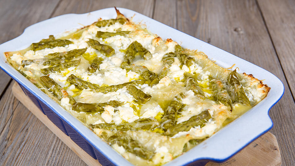 Eine leckere und leichte Variante der Gemüselasagne ist die mit Spargel und Spinat.