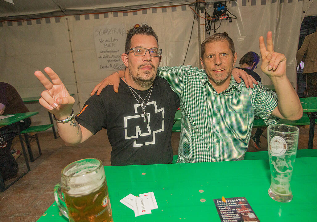 Die Cover- und Partyband "Tasty 7" spielten am Samstag.
