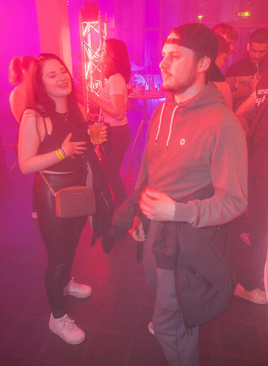 Nach dem einschlagenden Erfolg der ersten Kufa Club Night wurde ausgelassen die 2. Auflage gefeiert.