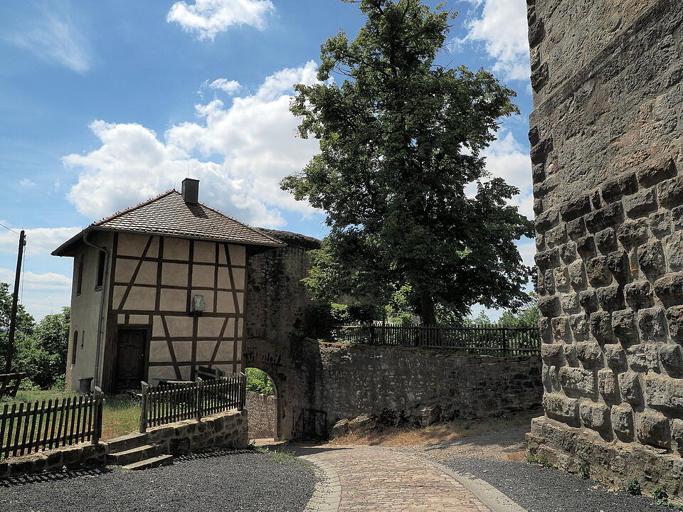 Die Lichtenburg ist eine Ruine auf dem Schloßberg.