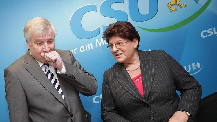 Der CSU-Vorsitzende Horst Seehofer und Landtagspräsidentin Barbara Stamm (CSU). Foto: Lukas Barth/dpa