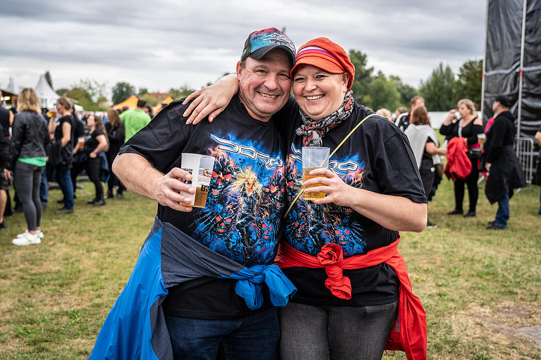 An die 2000 Besucher feierten die Rockmusik!