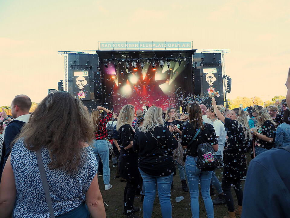 Die Mega Party voller Hits & Nostalgie.