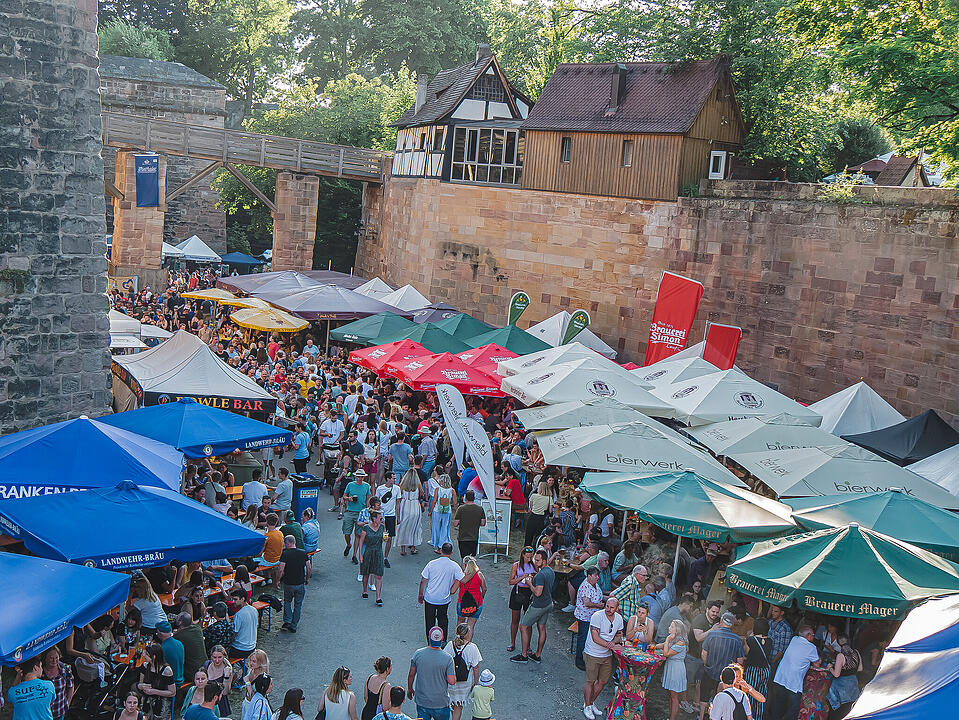 Fantastische Stimmung im Burggraben