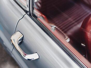 Weil ein Windstoß die Autotüre zuschlug, schwebte ein Säugling in Baden-Württemberg in akuter Lebensgefahr. Symbolfoto: pixabay.com