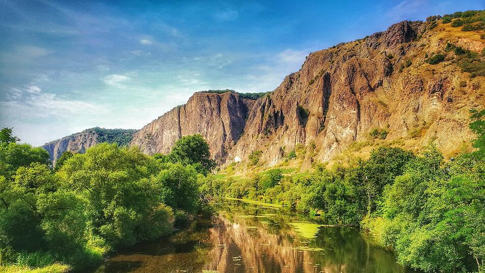 Ein wirklich imposanter Anblick ist der Rotenfels an der Naheweinstraße.