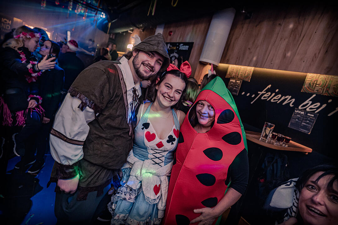 Gemeinsam Fasching feiern bis Montagmorgen!