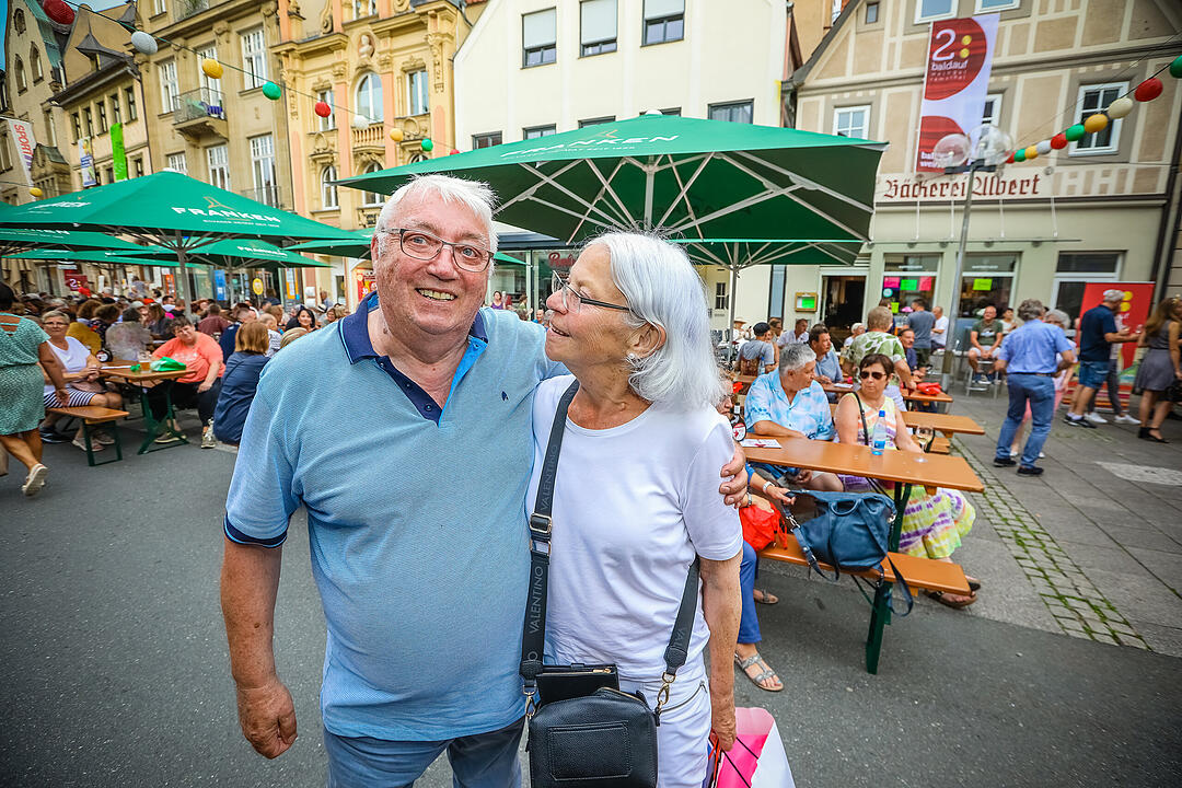 Die fränkische Weinkönigin Eva Brockmann war auch vor Ort.