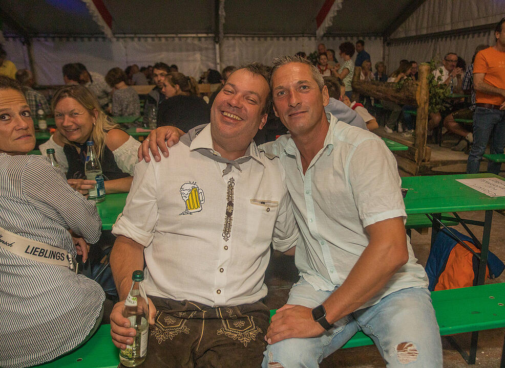 Die Cover- und Partyband "Tasty 7" spielten am Samstag.