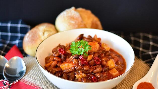 Die Mitternachtssuppe ist der perfekte Snack für Silvester.