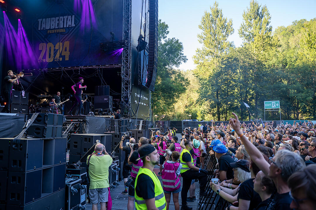 RISE AGAINST, NINA CHUBA, SONDASCHULE, BOSSE u.v.m.