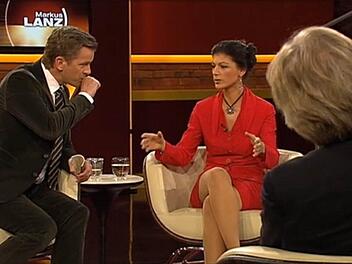 Markus Lanz fällt in seiner gleichnamigen Sendung Sahra Wagenknecht öfter ins Wort. Screenshot: pb/Quelle: ZDF