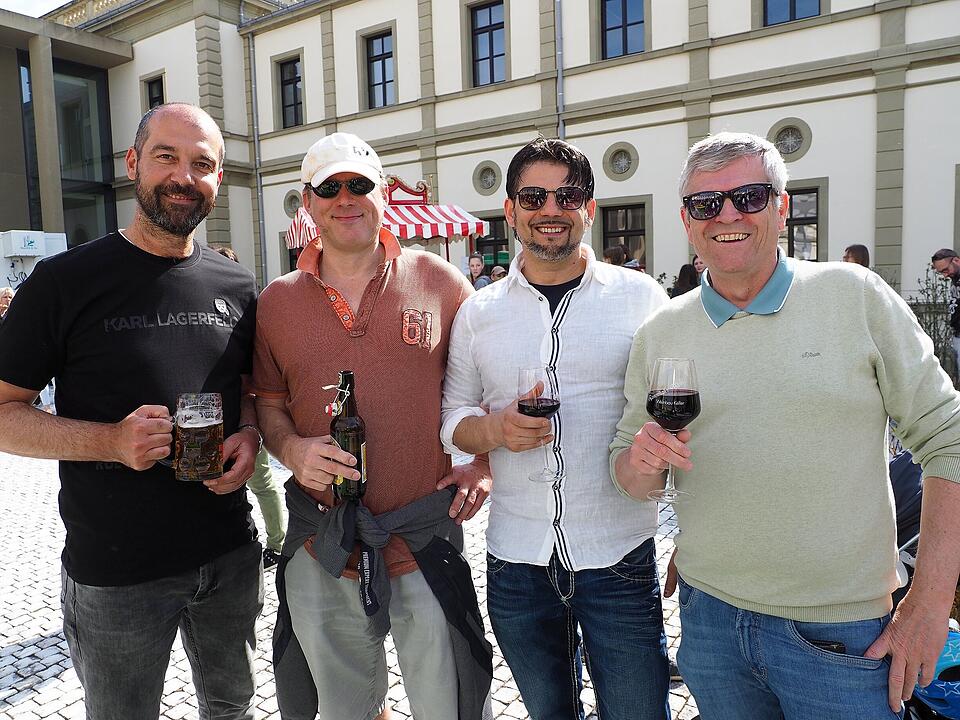 Viele Attraktionen für Groß und Klein, Live-Musik und kulinarische Highlights waren geboten.