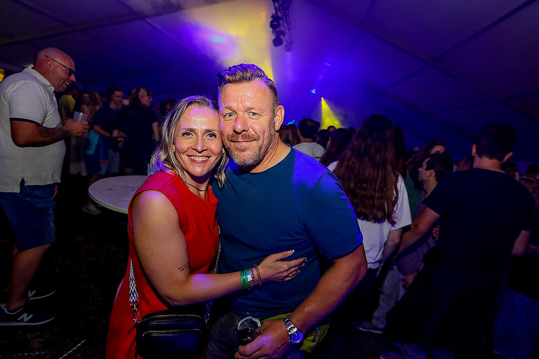 Partyzeltdorf mit 5 Areas!