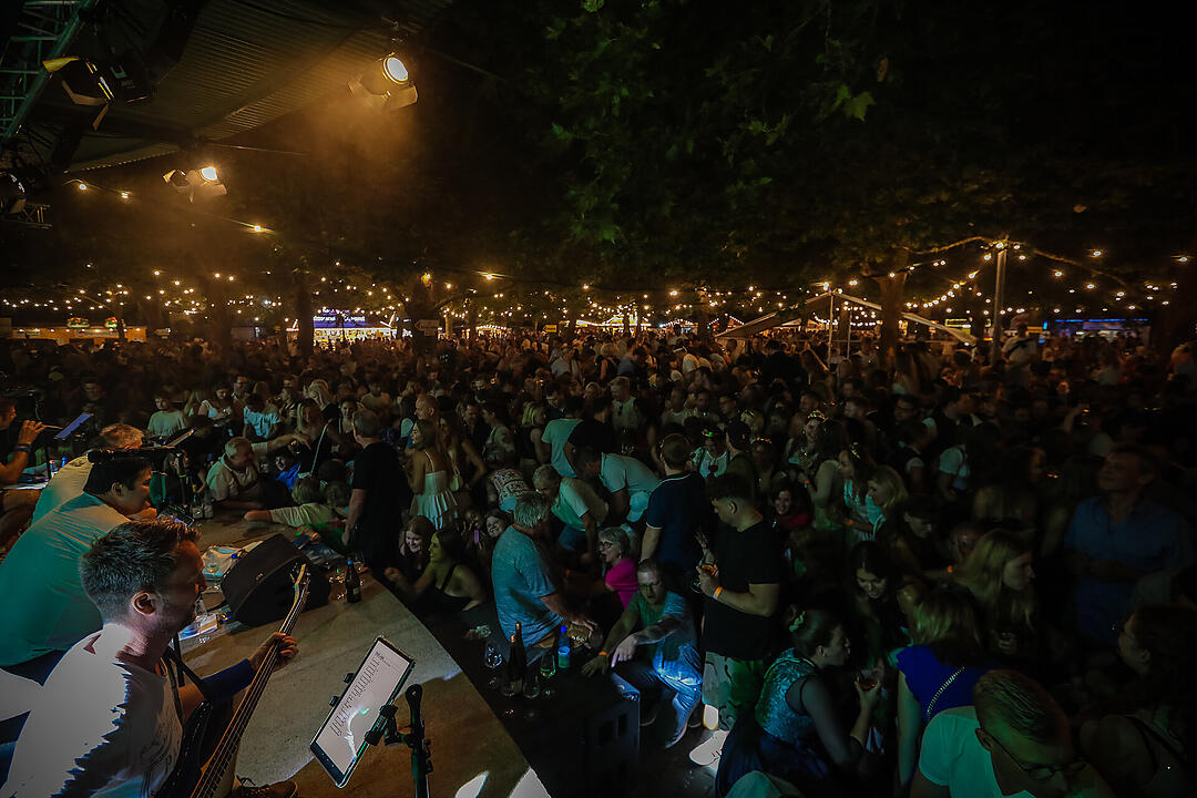 Impressionen vom größten Weinfest in Franken!