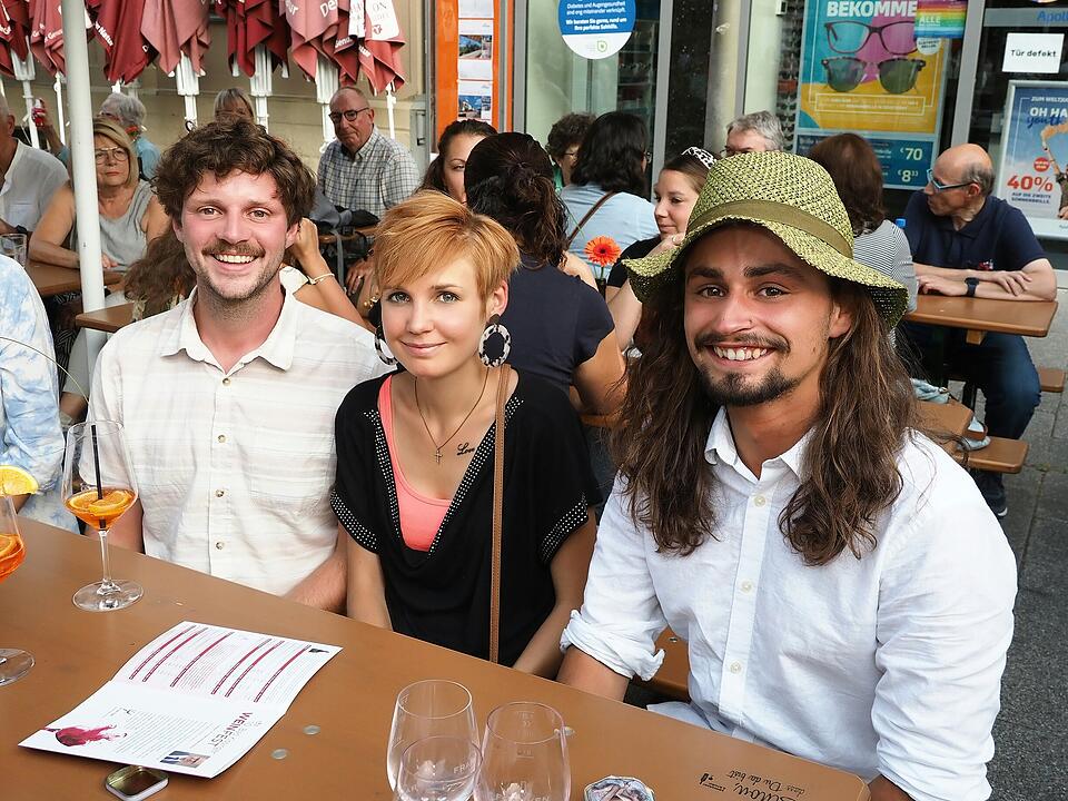 Authentische Saaletal-Weine, Spitzen-Bands und kulinarische Köstlichkeiten.