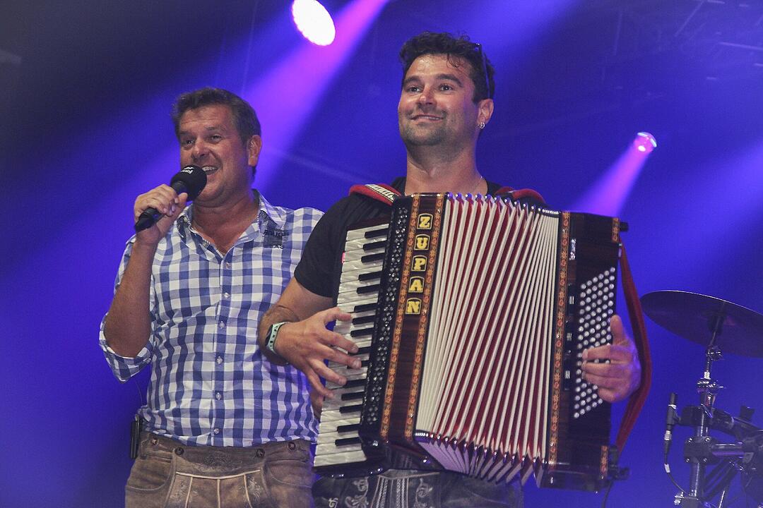 Opening Party mit Ballermann-Größe Peter Wackel