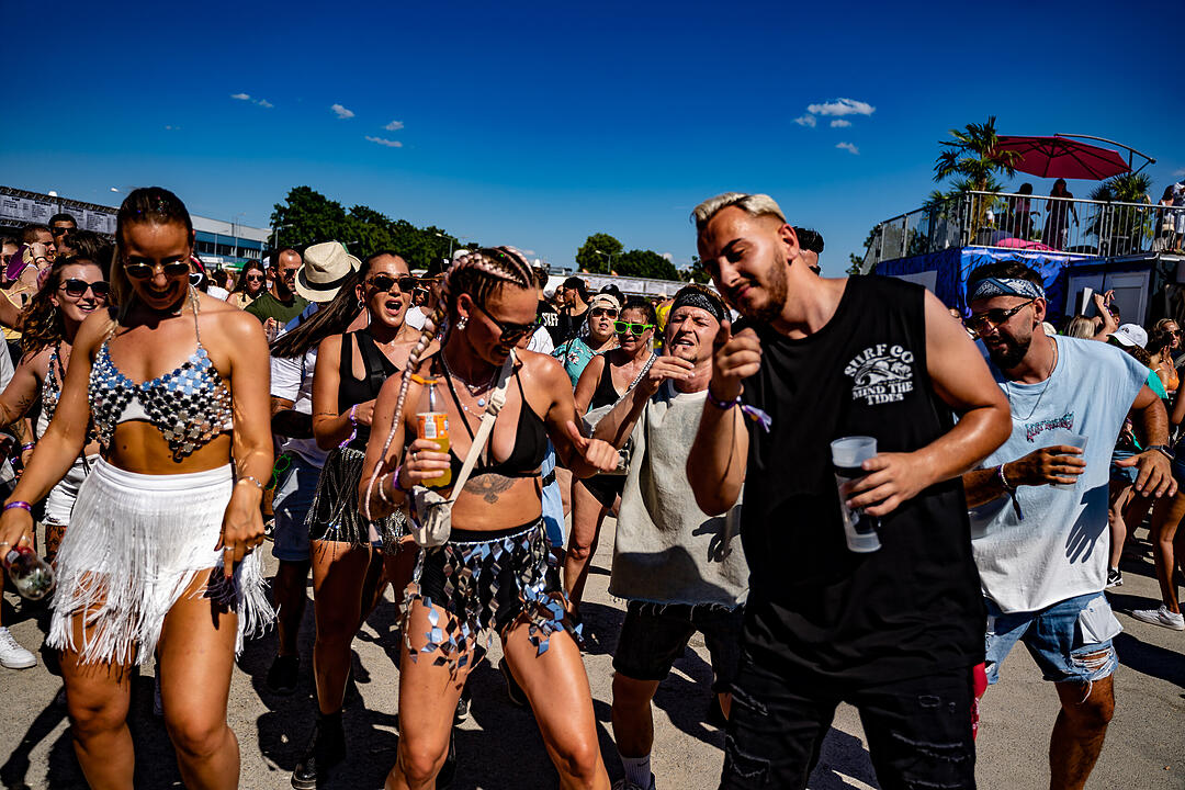 Mit vielen internationalen und nationalen Live-Acts!