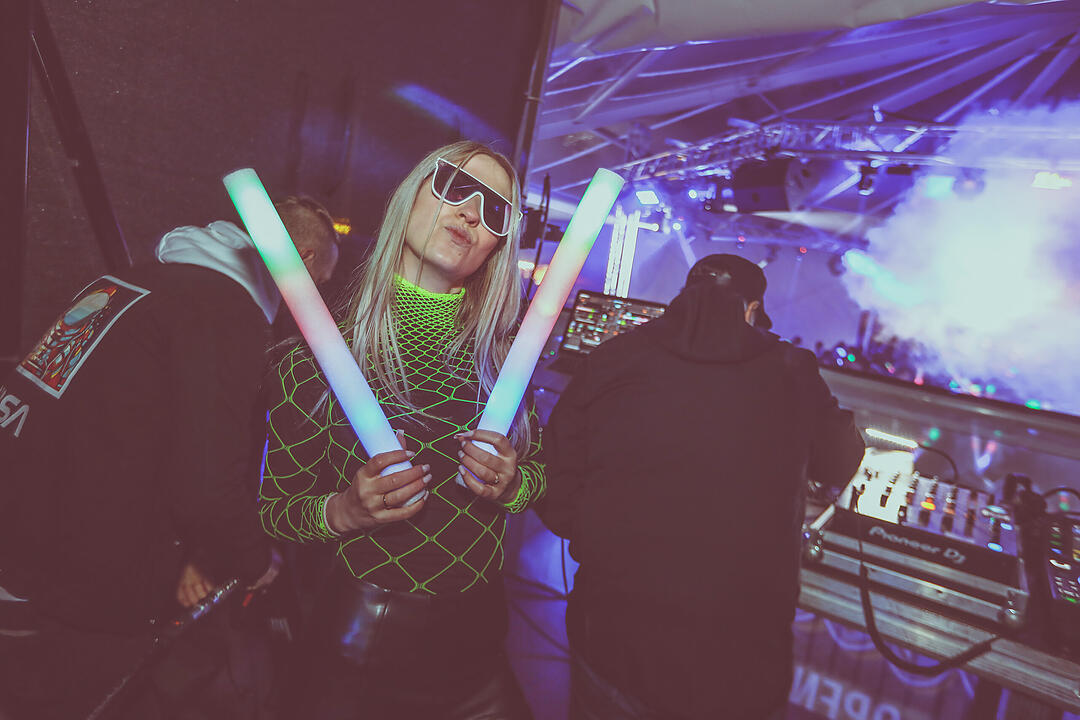 Neon Mixxed Clash m/ DJ Da Base + Nora & Chris