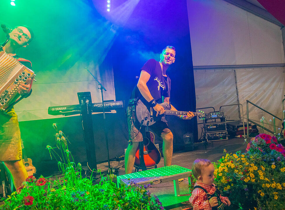 Am Samstagabend spielte die Band "Klostergold".