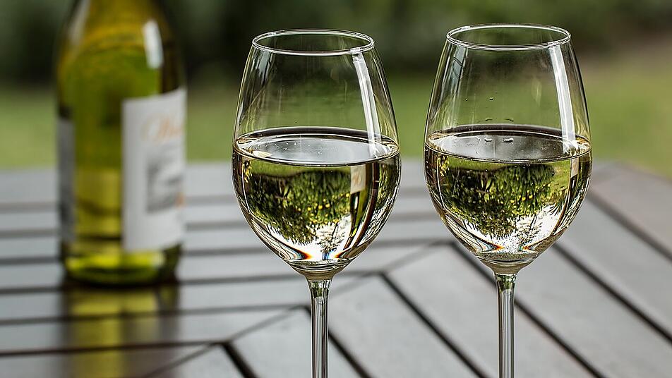 Zu Fischgerichten eignet sich am besten Weißwein.