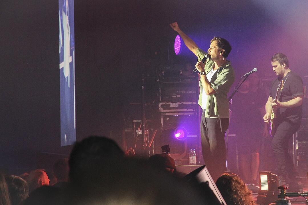 Max Giesinger live in Bayreuth.