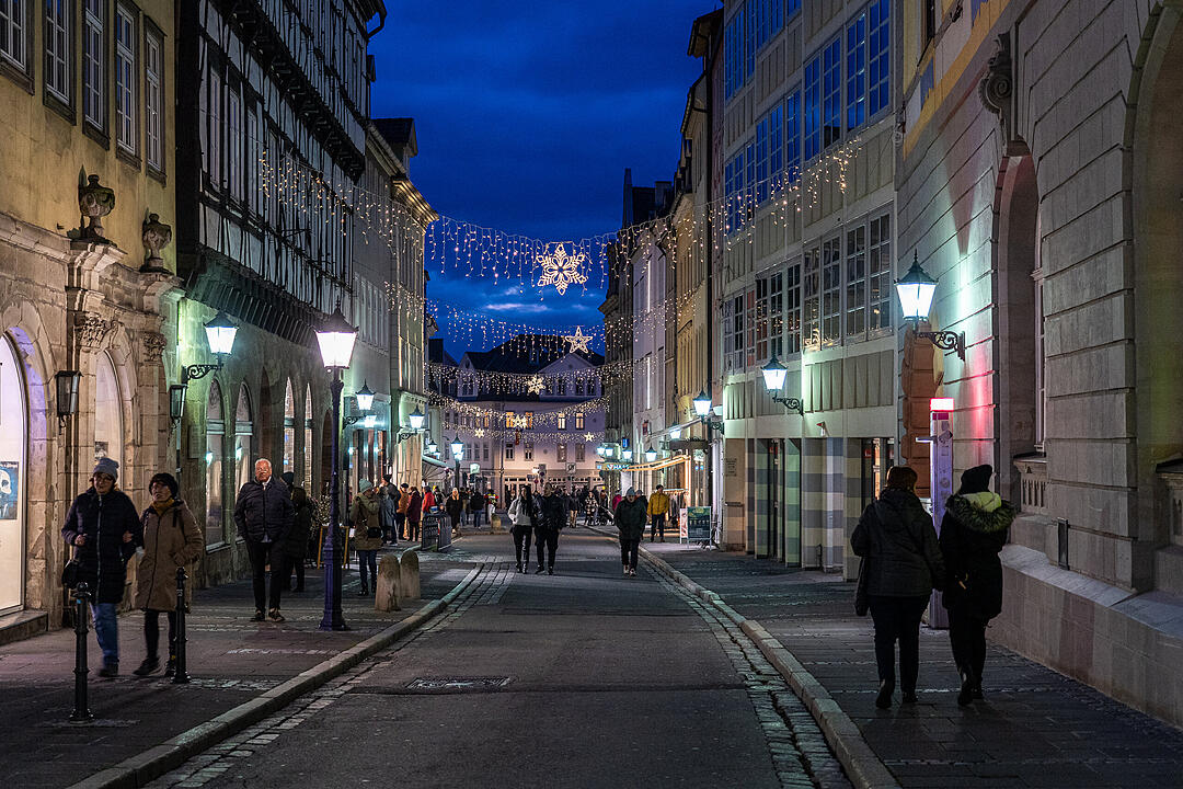 Die Innenstadt wird wunderschön erleuchtet.