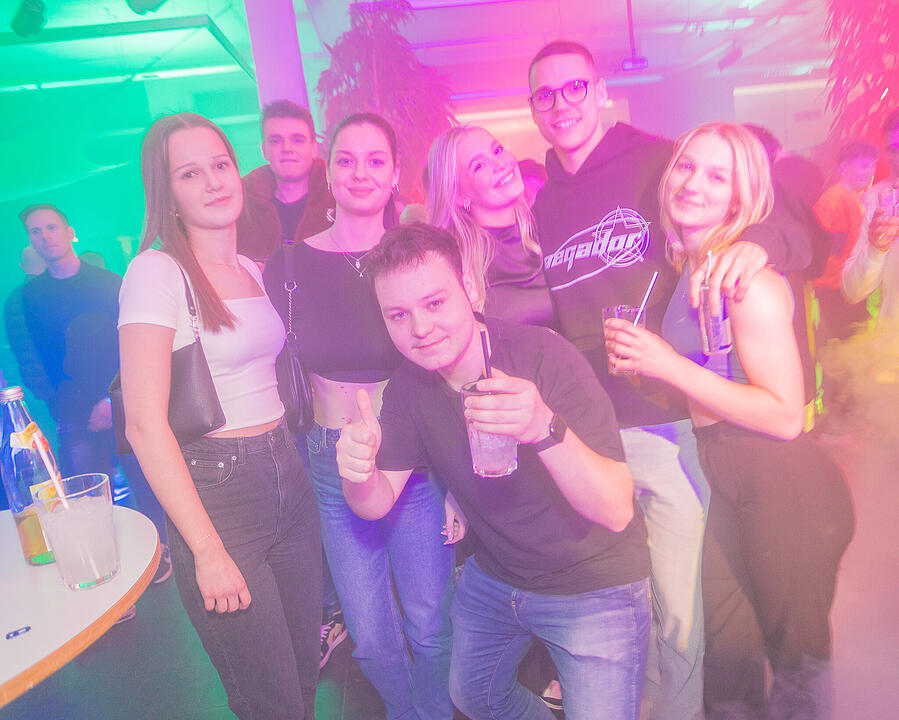 Nach dem einschlagenden Erfolg der ersten Kufa Club Night wurde ausgelassen die 2. Auflage gefeiert.