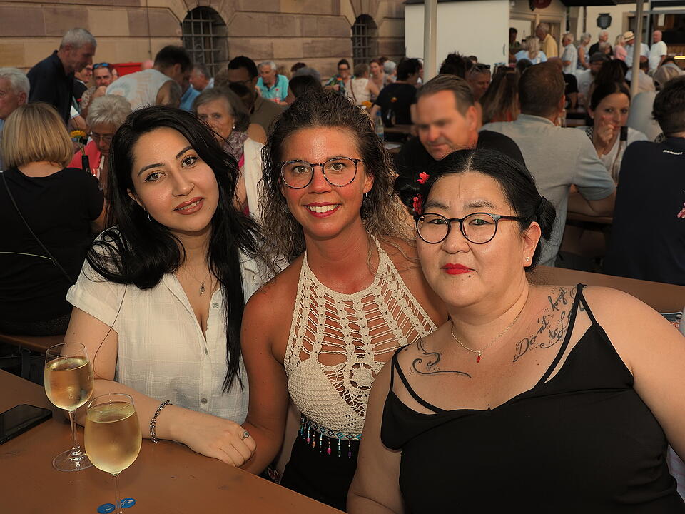 Das Weinfest zieht tausende Besucher an.