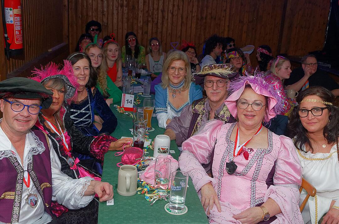 Motto: "Licht aus! Spot an! 70er Disco"