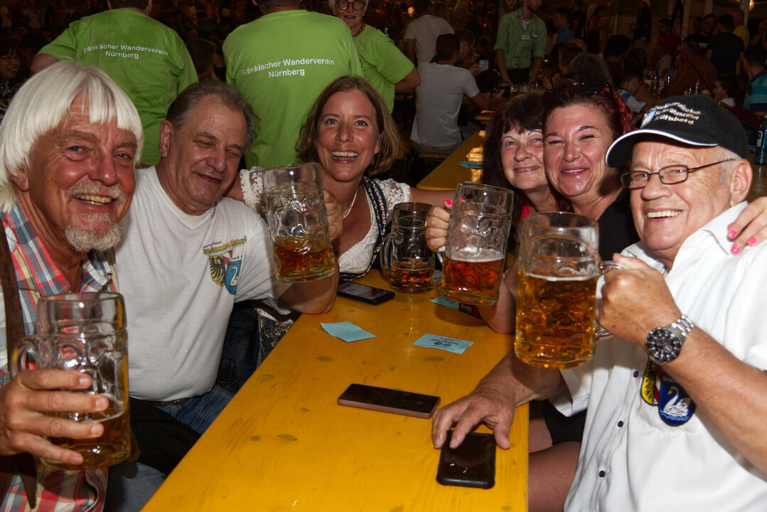 Das Herbstfest ist eröffnet.