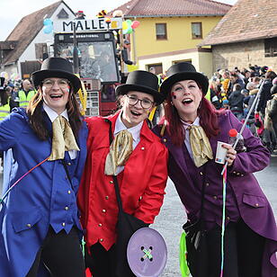 Die Hauptstrasse wurde zur Partymeile