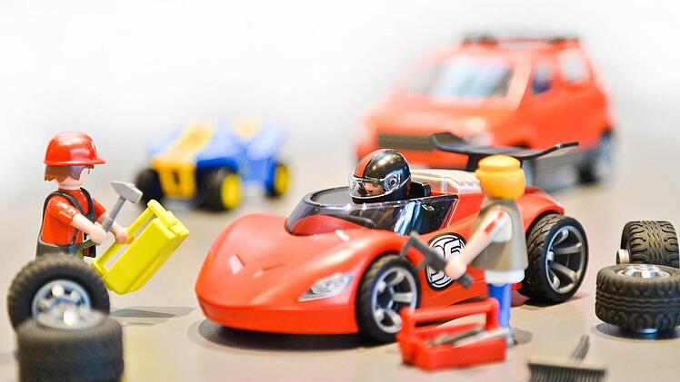 In mehreren Sportteilen des FT geht es um Motorsport.