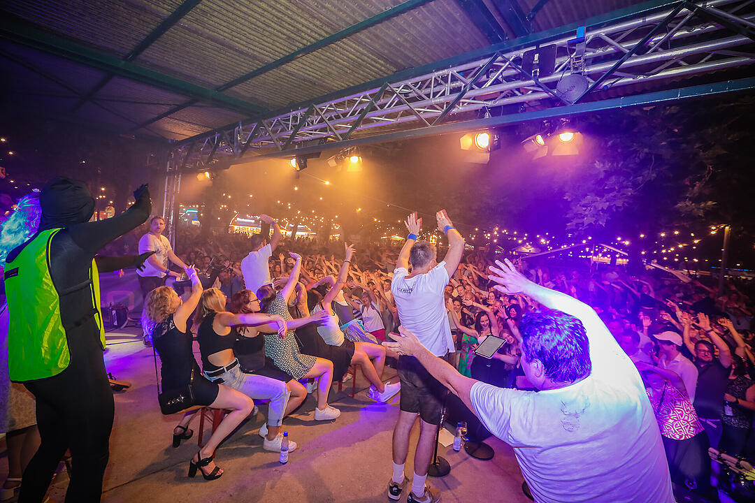 Impressionen vom größten Weinfest in Franken!